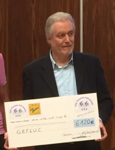 Jean Kieffer reçoit un chèque de 6120€ pour la 41ème randonnée de l'Espoir
